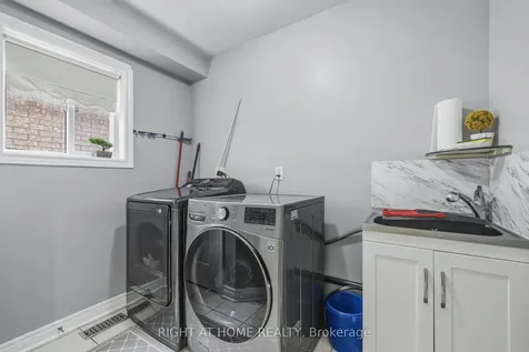 8 Fletchers Creek Boulevard Brampton ON L6X 4R6