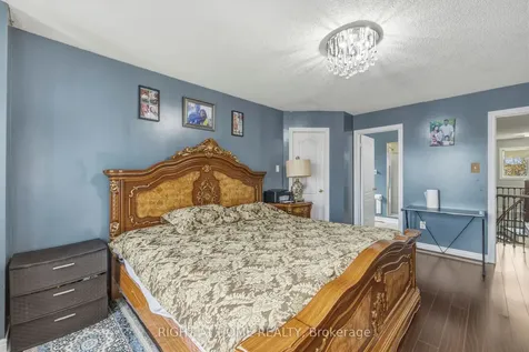 8 Fletchers Creek Boulevard Brampton ON L6X 4R6