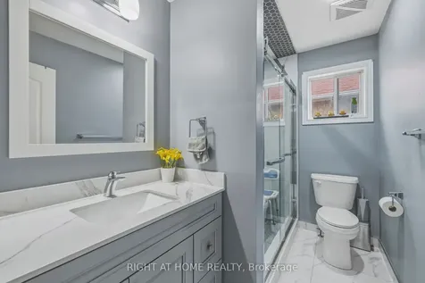 8 Fletchers Creek Boulevard Brampton ON L6X 4R6