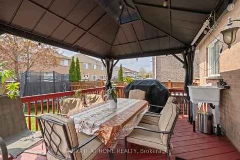 8 Fletchers Creek Boulevard Brampton ON L6X 4R6