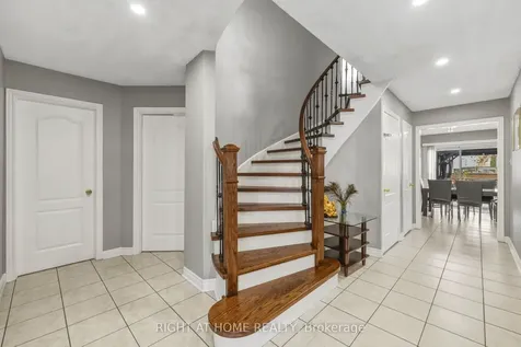 8 Fletchers Creek Boulevard Brampton ON L6X 4R6