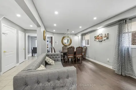 8 Fletchers Creek Boulevard Brampton ON L6X 4R6