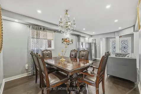 8 Fletchers Creek Boulevard Brampton ON L6X 4R6