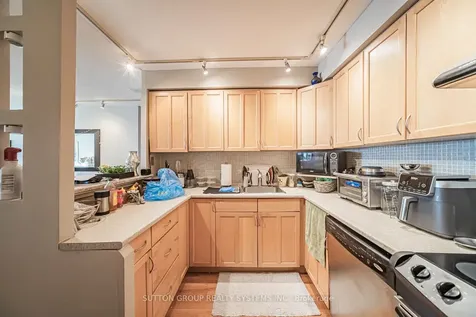 2261 Lakeshore Boulevard W Toronto ON M8V 3X1