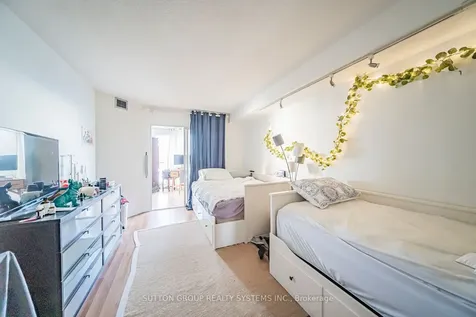 2261 Lakeshore Boulevard W Toronto ON M8V 3X1