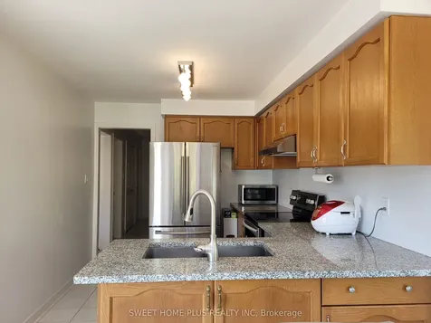 1406 Rimon Street Mississauga ON L5V 1T9