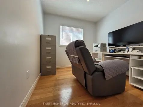 1406 Rimon Street Mississauga ON L5V 1T9