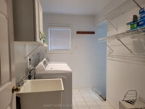 1406 Rimon Street Mississauga ON L5V 1T9