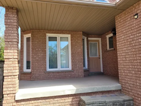 1406 Rimon Street Mississauga ON L5V 1T9