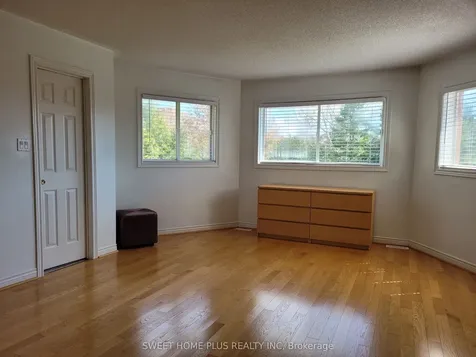 1406 Rimon Street Mississauga ON L5V 1T9