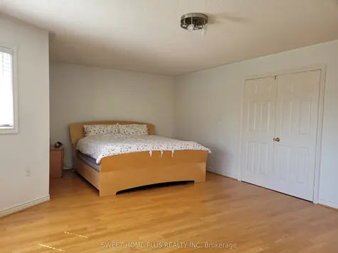 1406 Rimon Street Mississauga ON L5V 1T9