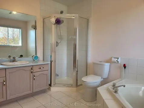 1406 Rimon Street Mississauga ON L5V 1T9
