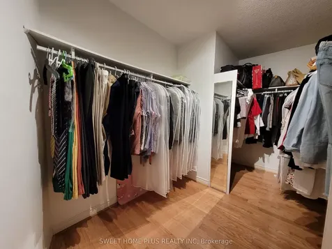 1406 Rimon Street Mississauga ON L5V 1T9
