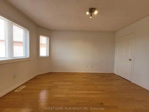 1406 Rimon Street Mississauga ON L5V 1T9
