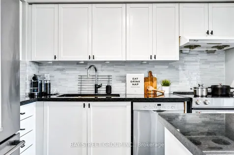 55 Strathaven Drive Mississauga ON L5R 4G9