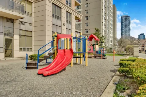 55 Strathaven Drive Mississauga ON L5R 4G9