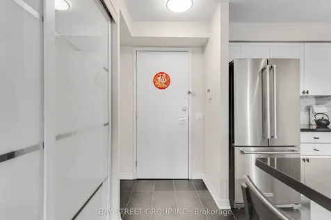 55 Strathaven Drive Mississauga ON L5R 4G9