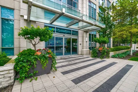 15 Viking Lane Toronto ON M9B 0A4