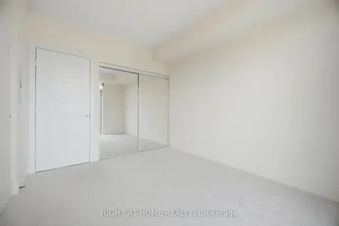 15 Viking Lane Toronto ON M9B 0A4