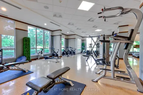 15 Viking Lane Toronto ON M9B 0A4