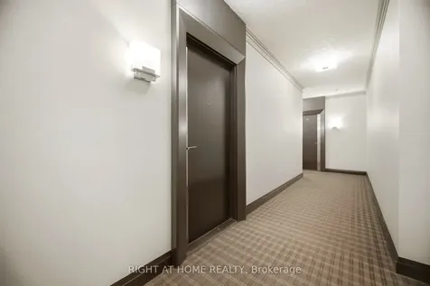 15 Viking Lane Toronto ON M9B 0A4