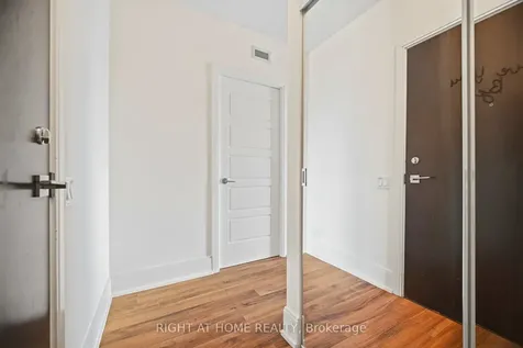 15 Viking Lane Toronto ON M9B 0A4