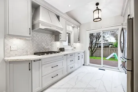 280 Nottingham Drive Oakville ON L6H 4H9