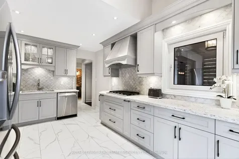 280 Nottingham Drive Oakville ON L6H 4H9