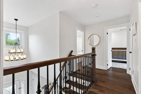 280 Nottingham Drive Oakville ON L6H 4H9