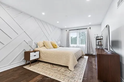 280 Nottingham Drive Oakville ON L6H 4H9