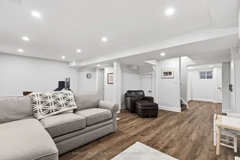 280 Nottingham Drive Oakville ON L6H 4H9