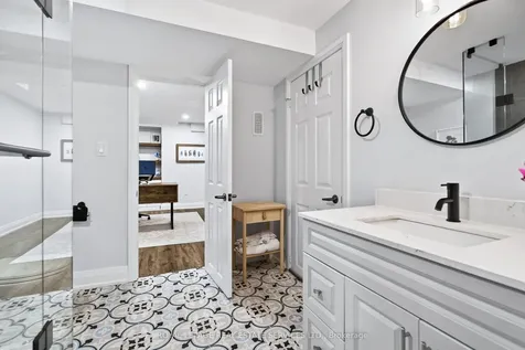 280 Nottingham Drive Oakville ON L6H 4H9