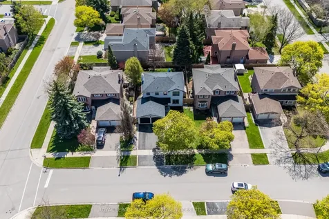 280 Nottingham Drive Oakville ON L6H 4H9