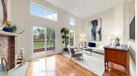 4165 Fieldgate Drive Mississauga ON L4W 2M9