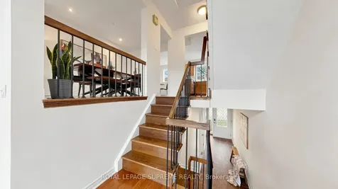 4165 Fieldgate Drive Mississauga ON L4W 2M9