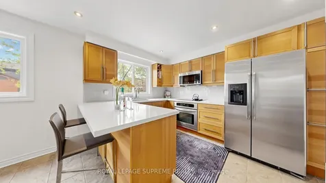 4165 Fieldgate Drive Mississauga ON L4W 2M9
