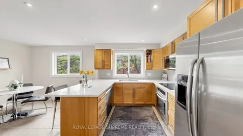 4165 Fieldgate Drive Mississauga ON L4W 2M9