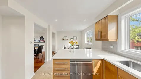 4165 Fieldgate Drive Mississauga ON L4W 2M9