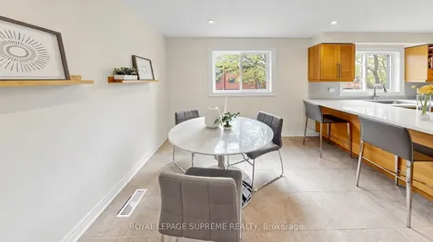 4165 Fieldgate Drive Mississauga ON L4W 2M9