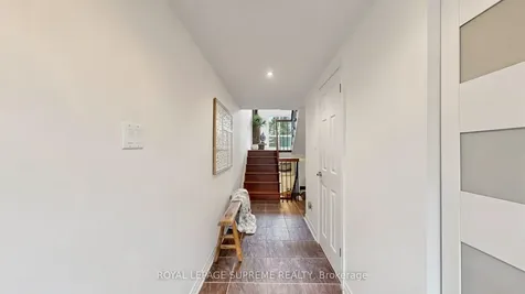 4165 Fieldgate Drive Mississauga ON L4W 2M9