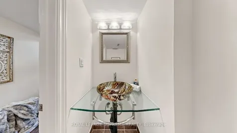 4165 Fieldgate Drive Mississauga ON L4W 2M9