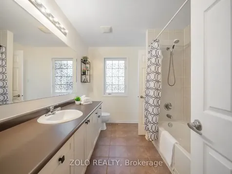 818 Cousens Terrace Milton ON L9T 0G1