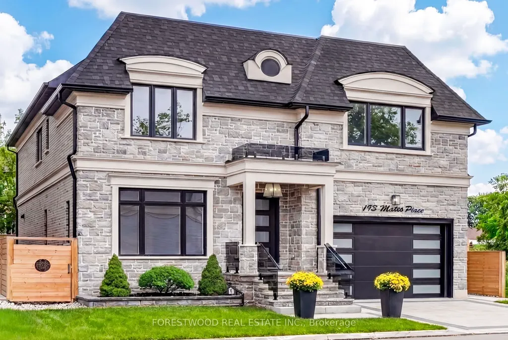 193 Mateo Place Mississauga ON L5A 2K4