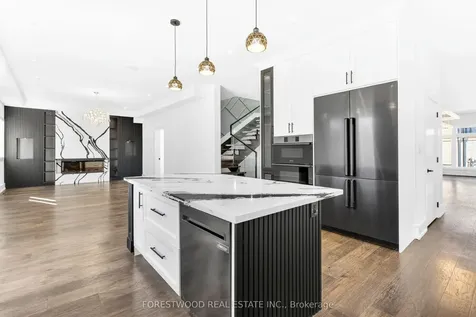 193 Mateo Place Mississauga ON L5A 2K4