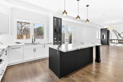 193 Mateo Place Mississauga ON L5A 2K4