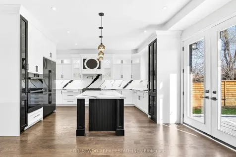 193 Mateo Place Mississauga ON L5A 2K4