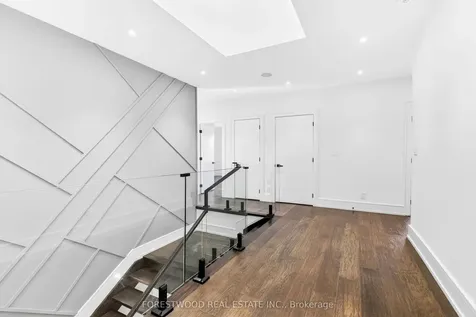 193 Mateo Place Mississauga ON L5A 2K4