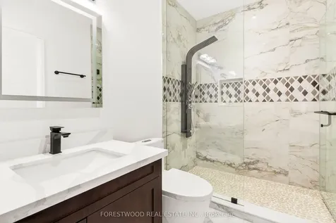 193 Mateo Place Mississauga ON L5A 2K4