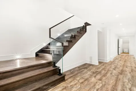 193 Mateo Place Mississauga ON L5A 2K4