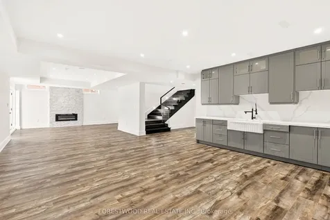 193 Mateo Place Mississauga ON L5A 2K4